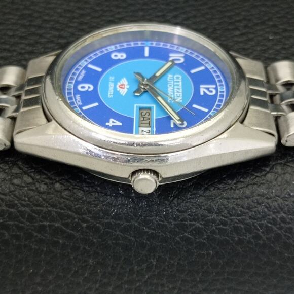 Vintage 1987 Citizen Automatic Mens Silver Watch W/daydate & Blue accents - Picture 5 of 10